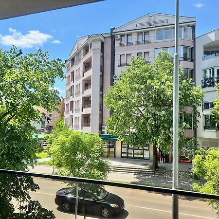 River Apartment *